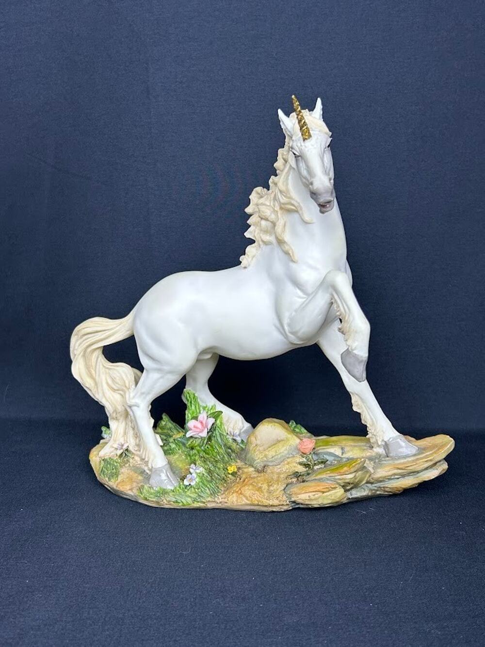 Retired Unicorn Veronese #5292 Summit Collection Myths & Legends Fantasy 2001